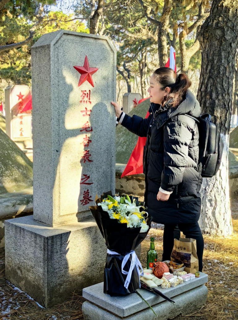 烈士遺骸歸國(guó)后，沈陽(yáng)抗美援朝烈士陵園迎祭掃高峰【5】